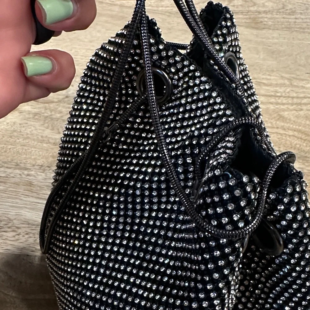 La Regale Black and White Mini Drawstring Bag - Picture 5 of 13
